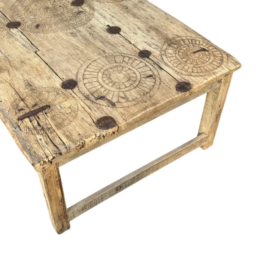 インド製ビンテージテーブル Vintage Indian Carved Wooden Coffee Table – Berbere Imports